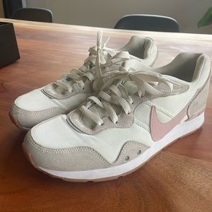 Nike Venture Runners - women’s